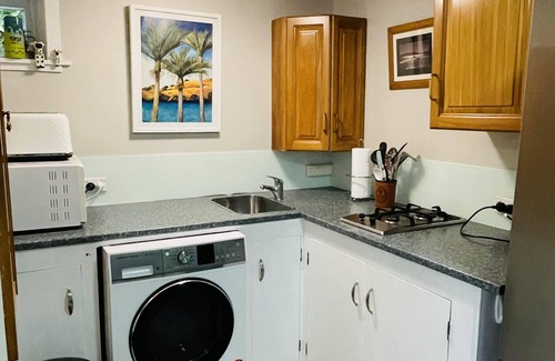 Mairangi Bay Apartment | Mairangi Bay Beach Coastal Studio