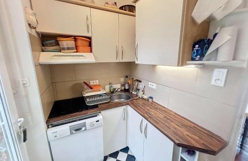 Jullouville-les-Pins House | Maison à 100m de la plage, jardin privé, wifi gratuit, proche commerces et activités balnéaires - FR-1-361-113