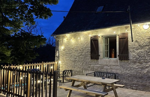 Turenne House | Maison à la Ferme Avec Piscine et Jaccuzi