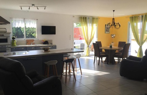 Longeville-sur-Mer House | Maison à Longeville-sur-Mer : Plage, Surf et Détente - FR-1-336-109