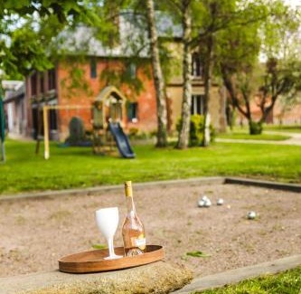 Dozule House | Maison Adeli - SPA- Braséro-Billard- Netflix-Wifi