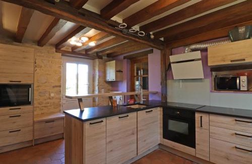 Les Ventes-de-Bourse House | Maison ancienne avec jardin clos en forêt - FR-1-497-144