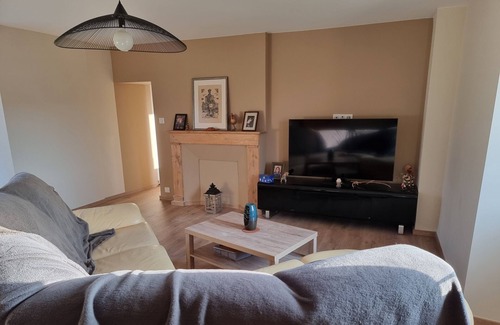 Mayac House | Maison Ancienne Entièrement Rénovée Située Dans un Joli Petit Village