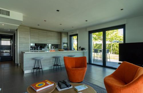 Sanary-sur-Mer Villa | Maison-Appartement La Palmeraie piscine et magnifique vue mer