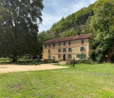 Sauveterre-la-Lemance Bed & Breakfast | Maison as Cambous