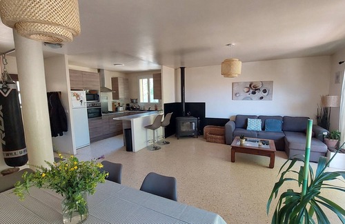 Salinelles House | Maison au Calme sur Terrain Boisé - Gard