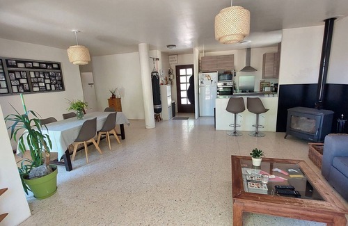 Salinelles House | Maison au Calme sur Terrain Boisé - Gard