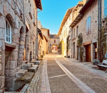 Marcoles House | Maison au coeur de MARCOLES, 2ch, 4pers, jardin