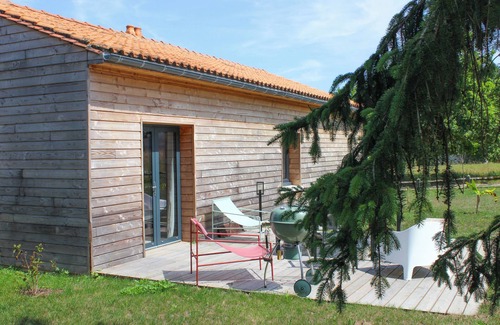 Saint-Yzans-de-Medoc Cottage | Maison au cœur du vignoble - cottage in the Médoc between vineyards and estuary.