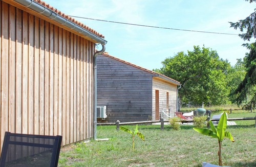 Saint-Yzans-de-Medoc Cottage | Maison au cœur du vignoble - cottage in the Médoc between vineyards and estuary.