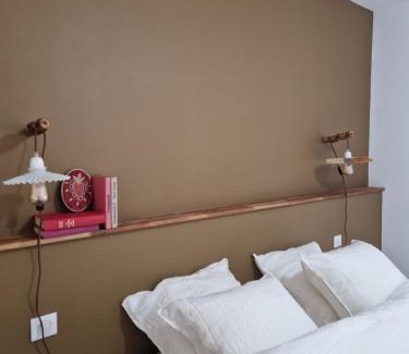 Thenon Bed & Breakfast | Maison Aurinko