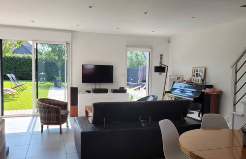 Le Minihic-sur-Rance House | Maison Avec Piscine Chauffée Bord de Rance Proche Dinard