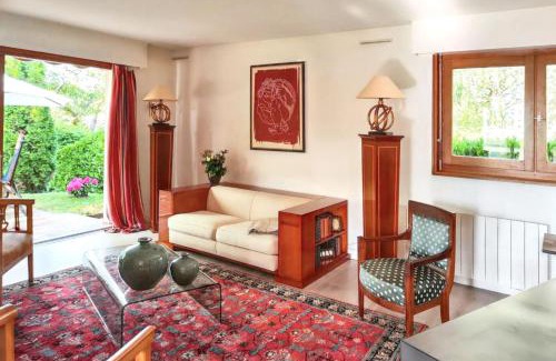 Reignier-Esery House | Maison avec jardin clôturé à Reignier-Esery