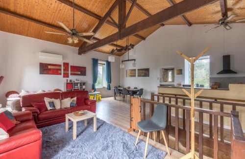 Le Pouget House | Maison avec piscine location de vacances ferme pédagogique du dolmen