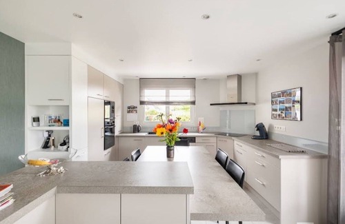 Mordelles House | Maison Avec Piscine Tout Confort Pour de Bonnes Vacances,proche de Brocéliande