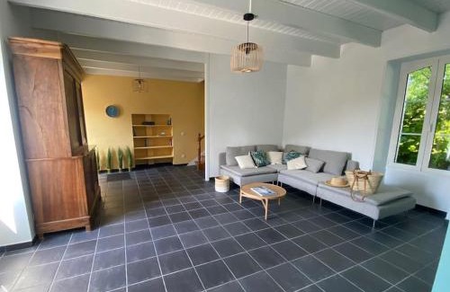 Plougasnou House | Maison avec vue mer et accès plage à Plougasnou