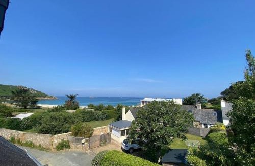 Plougasnou House | Maison avec vue mer et accès plage à Plougasnou