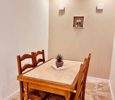 Dampsmesnil House | Maison Aveny Spa