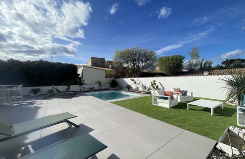Marseillan House | Maison Céladon Piscine Bord D'étang