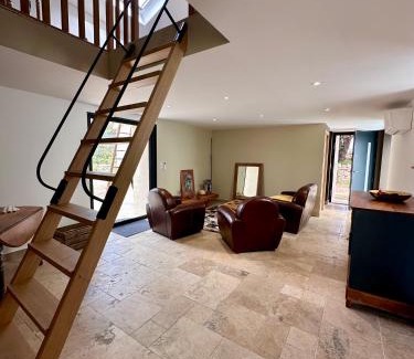 Sartene House | Maison cantonnière