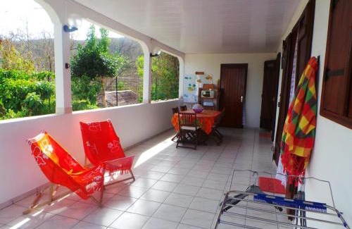 Bouillante House | Maison charmante à Bouillante + Jardin