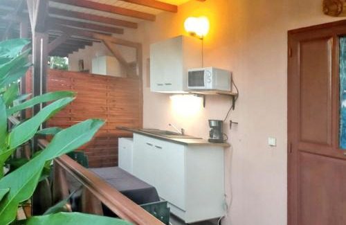 Sainte-Rose House | Maison charmante à Plessis Nogent avec piscine partagée