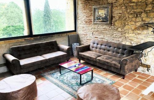 Puy-l'Eveque House | Maison charmante au cœur de Puy-l'Évêque avec piscine partagée