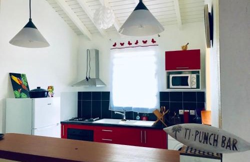 Petit-Canal House | Maison charmante avec vue sur la mer à Petit-Canal + Jacuzzi