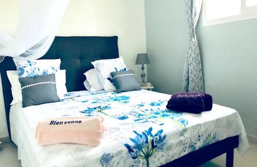 Petit-Canal House | Maison charmante avec vue sur la mer à Petit-Canal + Jacuzzi