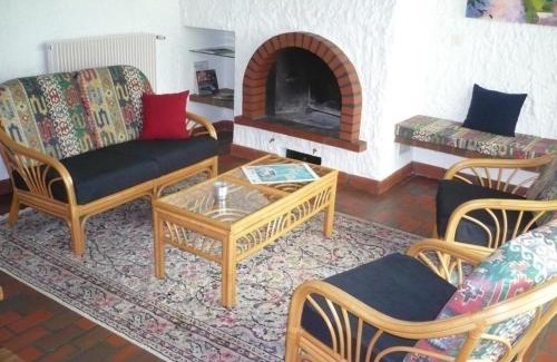 Renaison House | Maison confortable avec jardin et terrasse, idéale pour séjour relaxant - FR-1-496-110