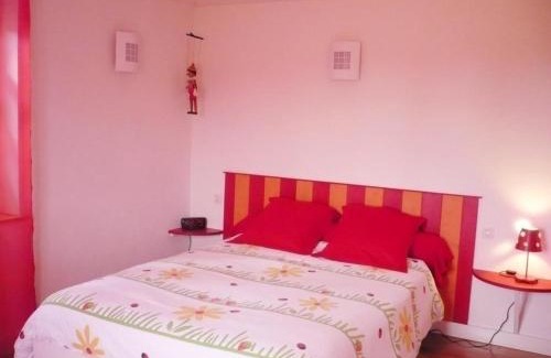 Renaison House | Maison confortable avec jardin et terrasse, idéale pour séjour relaxant - FR-1-496-110