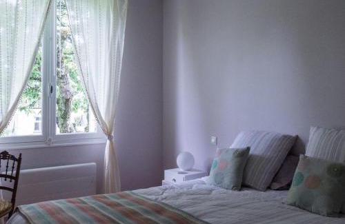 Mazirat House | Maison confortable avec jardin en Auvergne, animaux admis - FR-1-489-127