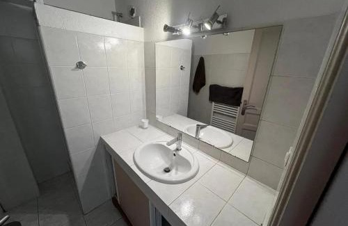 Lecci House | Maison conviviale à Lecci avec piscine partagée 70 m² 8 personnes