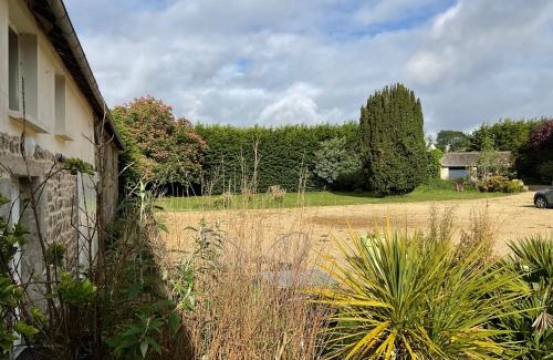 Mespaul House | Maison cosy avec extérieur et piscine partagée