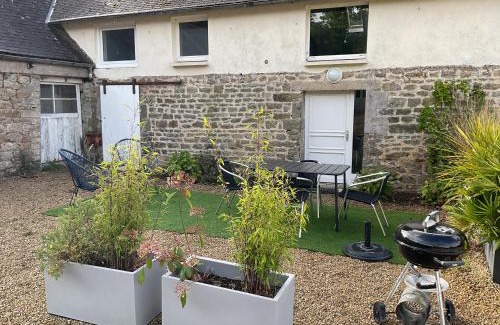 Mespaul House | Maison cosy avec extérieur et piscine partagée