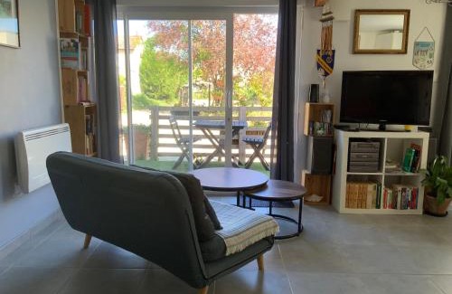 La Chaussee-Saint-Victor Apartment | Maison d’hôtes accès piscine