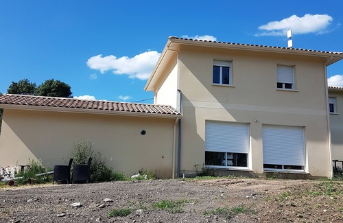 Les Artigues-de-Lussac House | Maison de Village