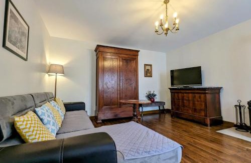 Levroux House | Maison de Bourg Rénovée avec Jardin et Salle de Jeux à Levroux - FR-1-591-204