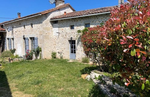 Nanteuil-en-Vallee House | Maison DE Campagne AU Calme