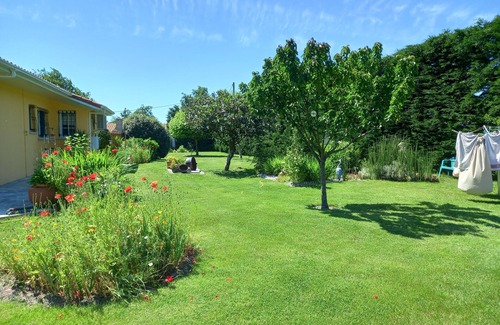 Saint-Julien-en-Born House | Maison de Campagne Dans un Cadre Verdoyant Arboré de Chènes Centenaires