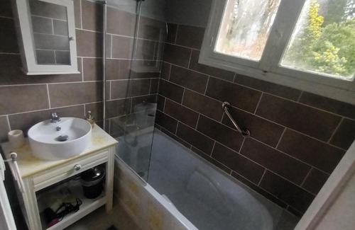 Belle-Isle-en-Terre House | maison de campagne en bordure de forêt