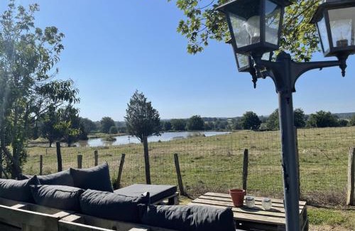 Isle-et-Bardais House | Maison de campagne rénovée avec étang privé et animaux acceptés - FR-1-489-389