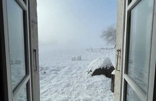 Thusy House | Maison de Campagne Isolée sur Terrain de 1 Hectare