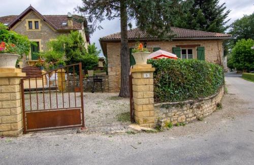 Mazeyrolles House | Maison de charme avec piscine, au cœur de Prats du Périgord, idéale pour 4 pers. et animaux acceptés - FR-1-616-353