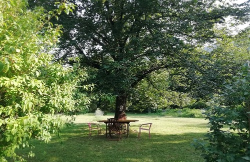 Valgorge House | Maison de Famille Dans Parc de Verdure