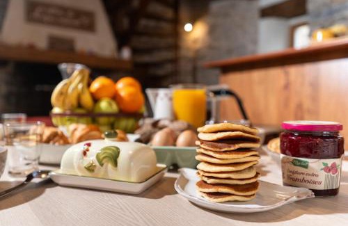 Sainte-Eulalie-de-Cernon House | Maison de village au cœur des remparts