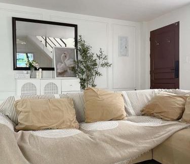 Luzon House | Maison de Jacinta - 3BR HOUSE NEAR DLSU-D