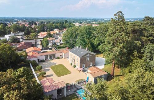 Basse-Goulaine Villa | Maison de Maître La Champagnère - Piscine - 15 Voyageurs