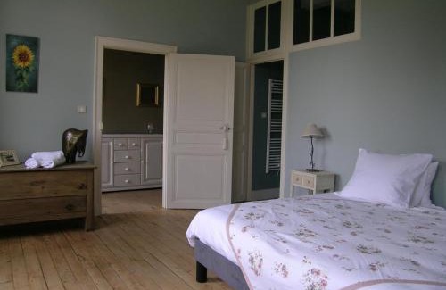 Cerilly House | Maison de maître rénovée avec piscine et spa à Cérilly - FR-1-489-399