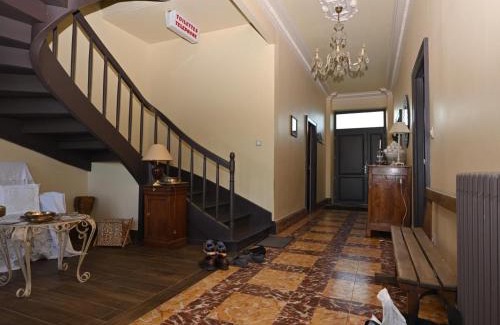 Cerilly House | Maison de maître rénovée avec piscine et spa à Cérilly - FR-1-489-399